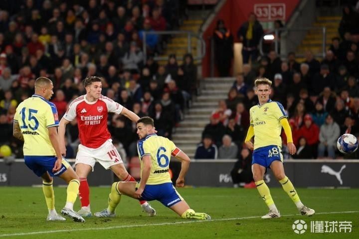  詹俊谈阿森纳被淘汰：只能把这个视为“减轻包袱，突击重点”